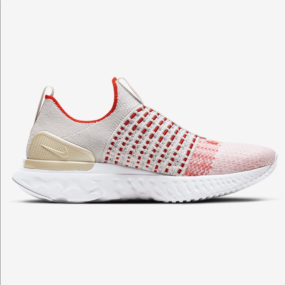 Women’s React Phantom Run Flyknit 2 - Picture 2 of 4